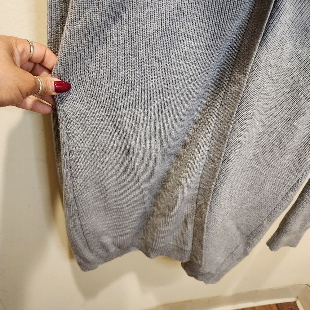 WHBM Women's Button Down Gray Cardigan with Faux Fur Collar Size M - Picture 10 of 11